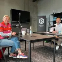 nyoo Geschäftsführer Stefan Dahlmann zu Besuch beim Rotonda Podcast mit Moderatorin Miriam Beul